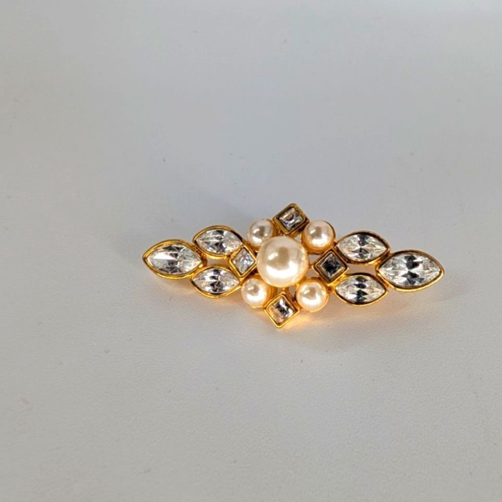 Rare Gold Brooch - Picture 2 of 5